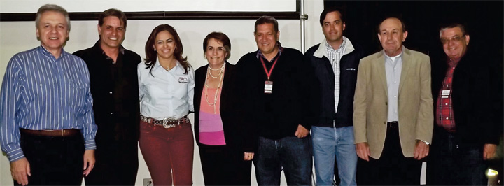 BEATRIZ GARCIA CID RECEBE HOMENAGEM DURANTE A 40ª EXPOINGÁ