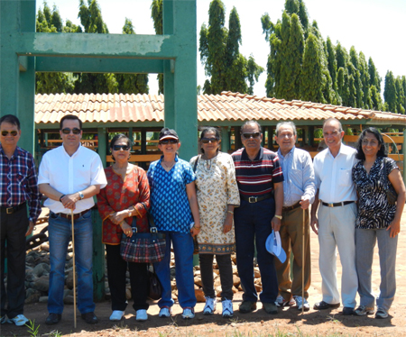 INDIANOS VISITAM A FAZENDA CACHOEIRA 2C